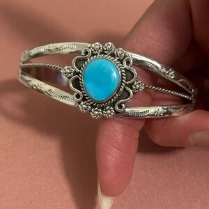Intricate 925 Silver Navajo Bracelet with Turquoise Stone